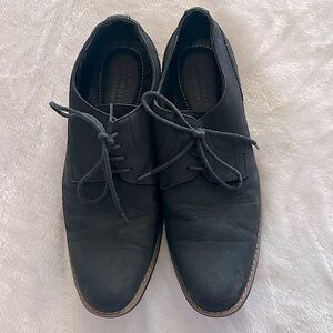 Size 10 Perry Ellis men’s dress shoes